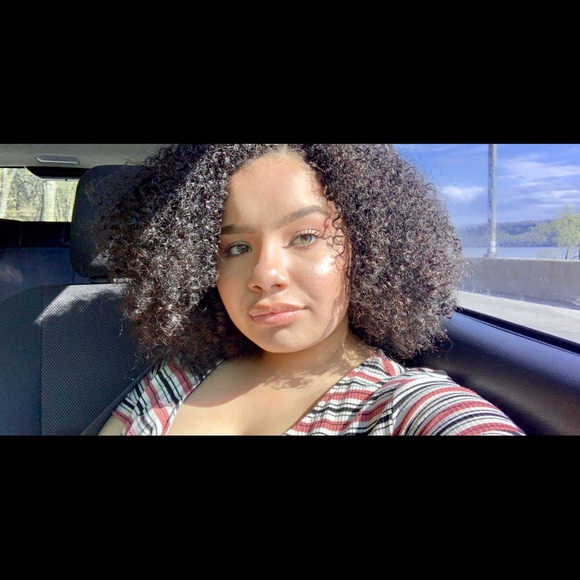 Meet your Posher, Amanda - Picture 1 of 1